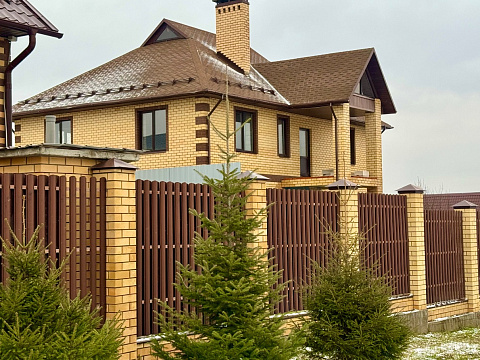 Коттедж  Россия, Пермь, Кировский р-н, Изумрудная ул, 12